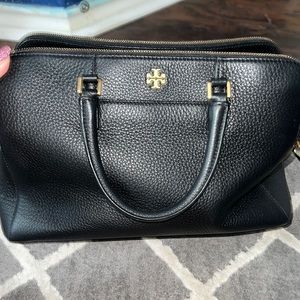 Tory Burch Black Purse with gold metal with 3 pockets
